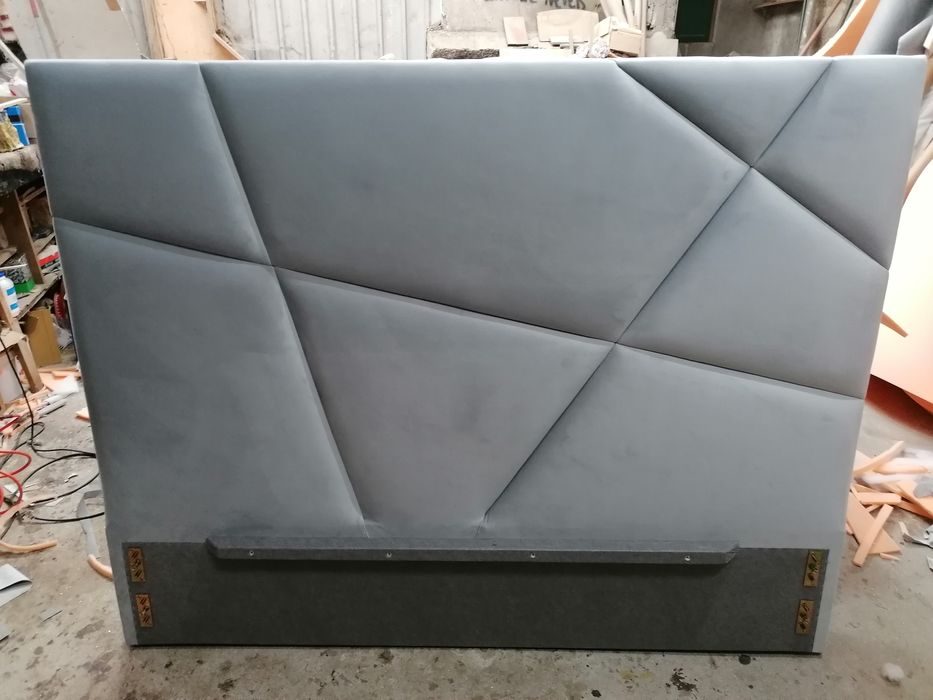 Cama estofada tecido com estrado elevatório