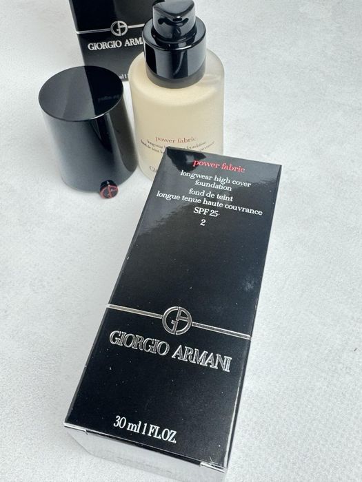 Тональний крем Armani Power Fabric