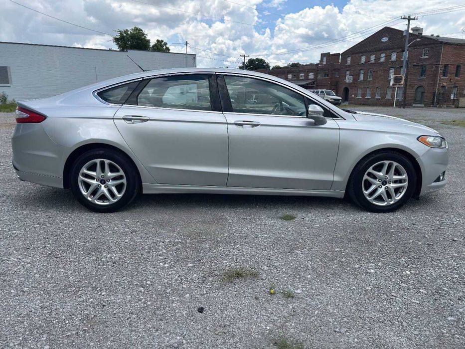 Ford Fusion SE      2016
