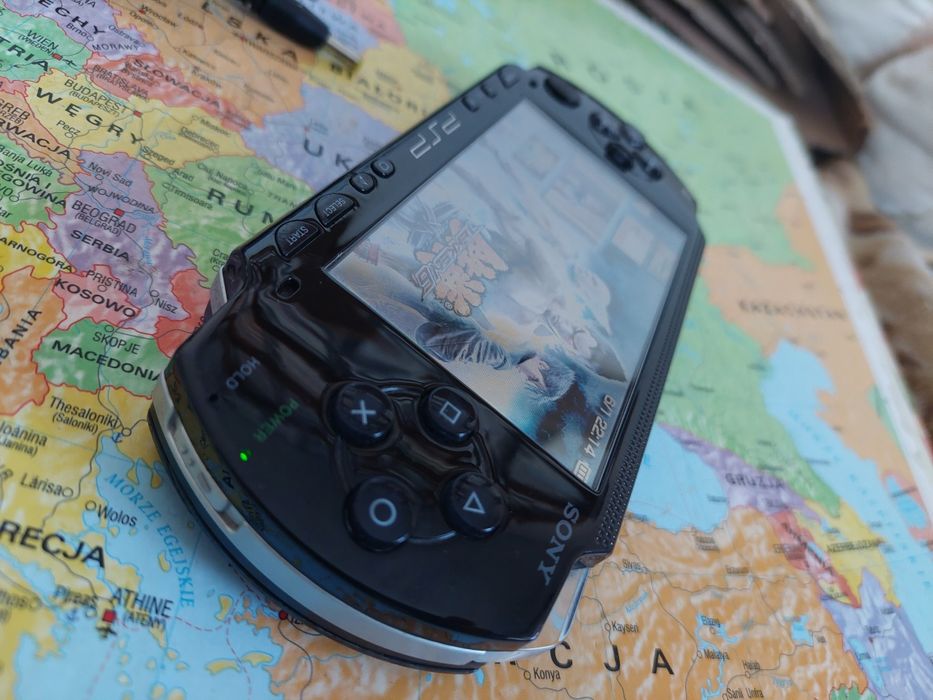 Konsola psp 1003 (1004) przerobiona 32gb 100 gier