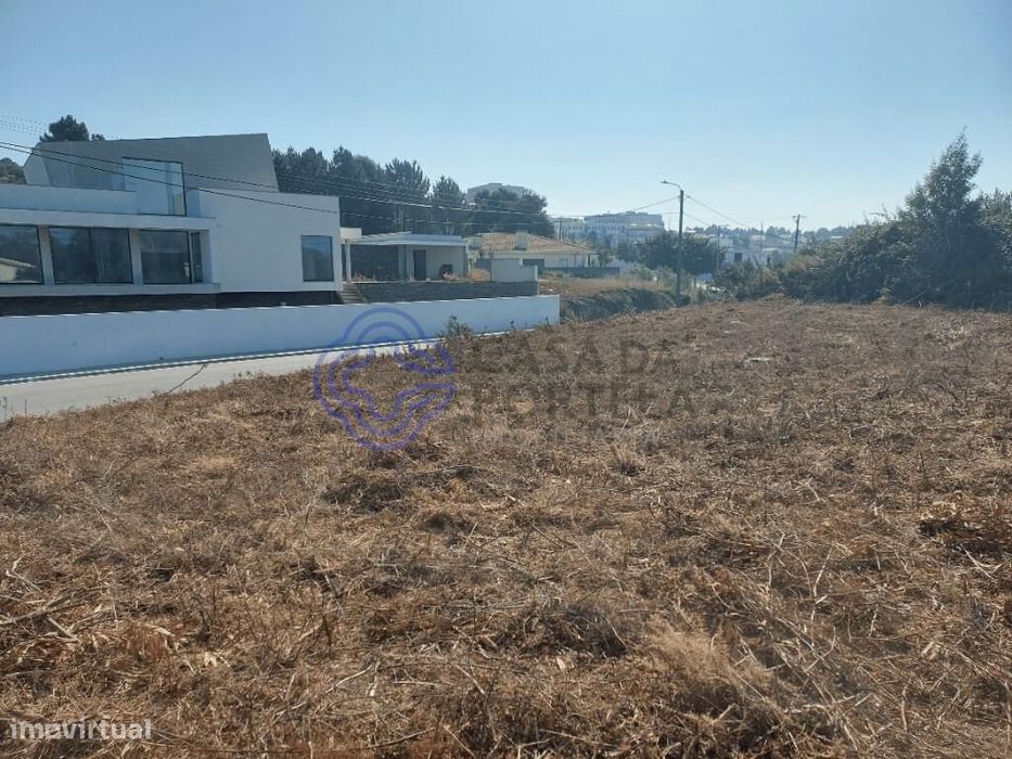 Lote de construção moradia geminada