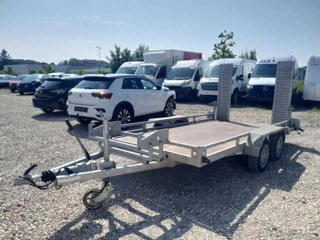 Laweta  z Najazdami ładowność 2700 cena  brutto