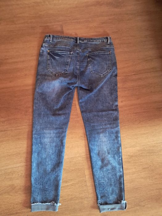 Spodnie jeansowe damskie.