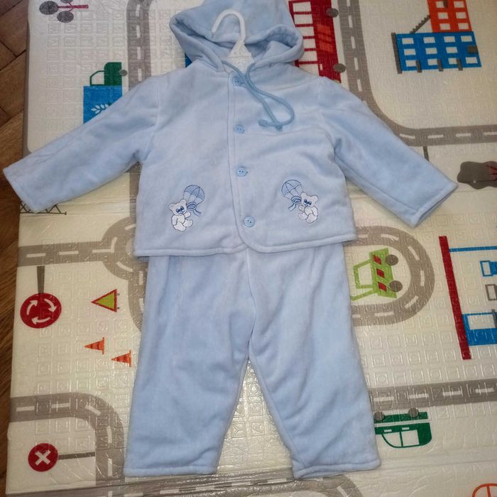 Костюмчик  на весну новий