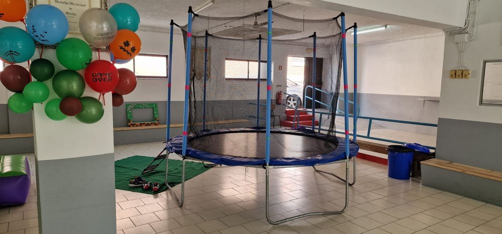 ALUGUER Trampolim/pula pula