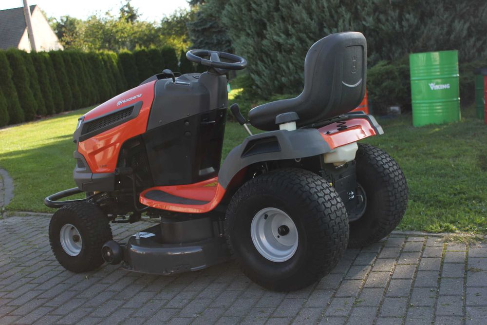 Husqvarna TS 243 t  TRAKTOREK Kosiarka