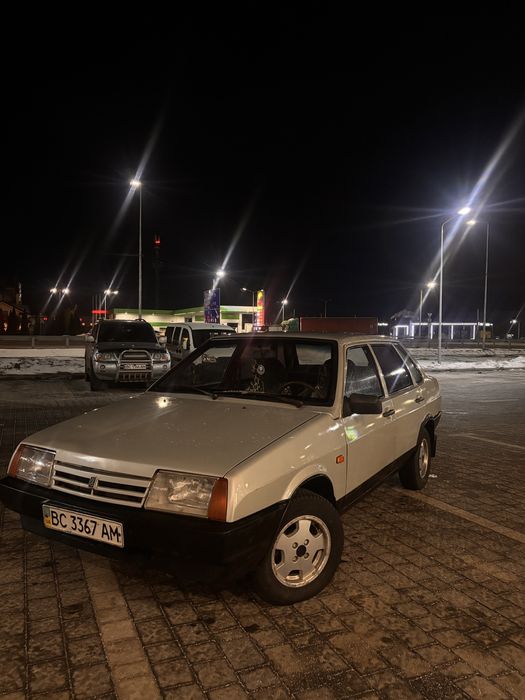 Продаєть ваз 21099