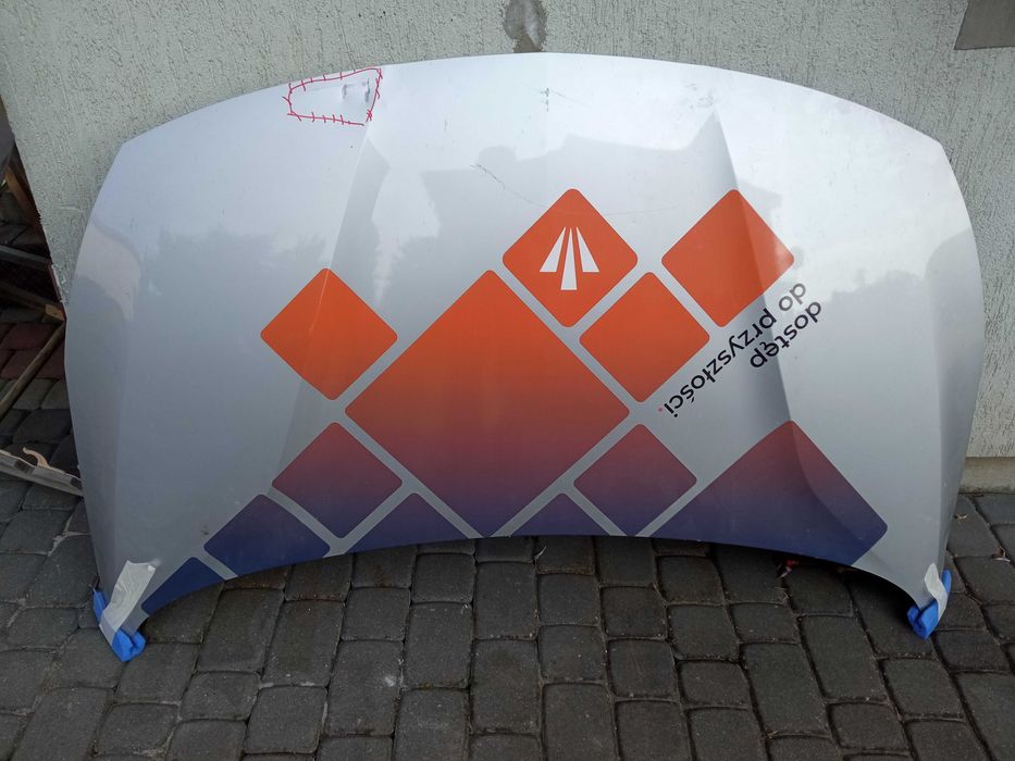 Opel Astra K maska pokrywa silnika