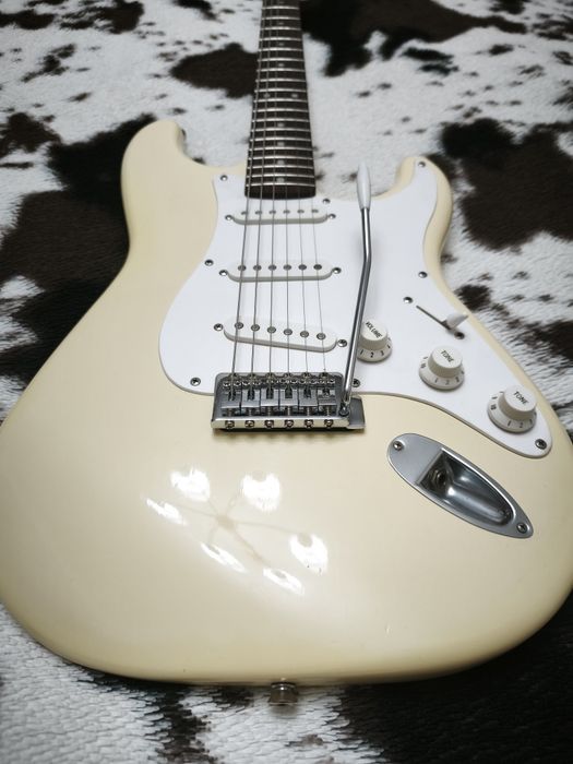 Squier by Fender Affinity S-S-S