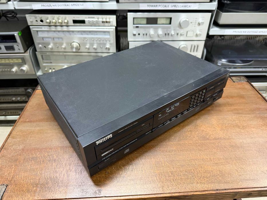 Odtwarzacz płyt CD Philips CD820 Audio Room