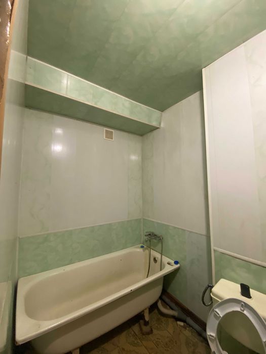 Срочно !1-я в Центре под ремонт! Этаж 1\5.С Балконом.