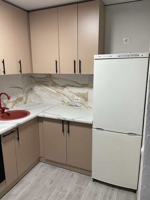 Продам 2 кімнатну квартиру в центрі