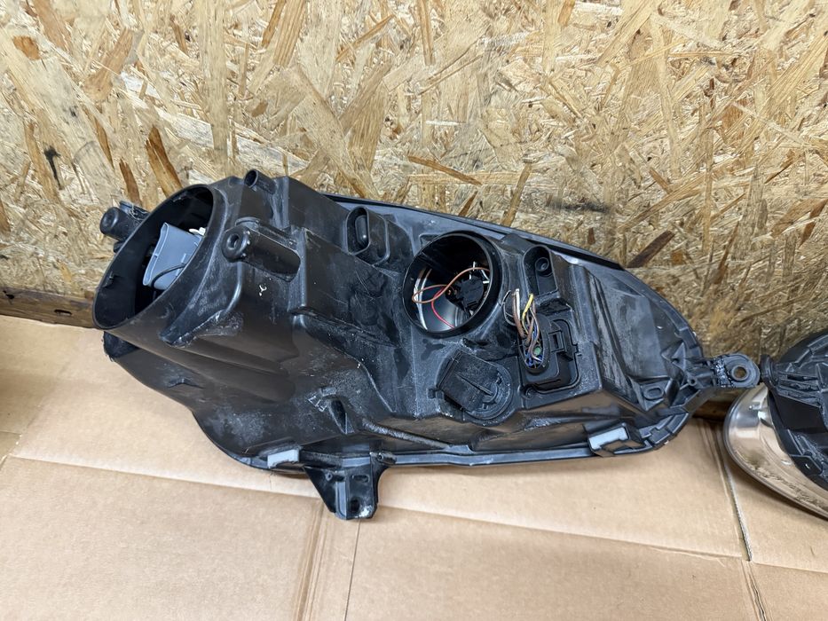 Передні фари Hella Volkswagen Golf 5 Jetta 03-09 ціна за штуку