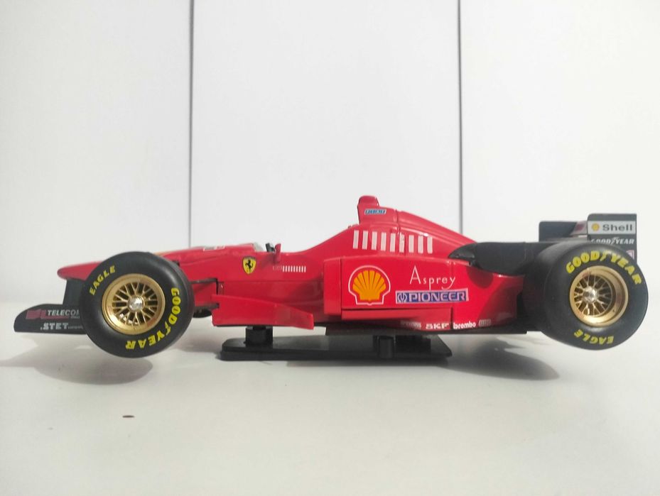 Ferrari F310 Michael Schumacher - 1/20 - Maisto
