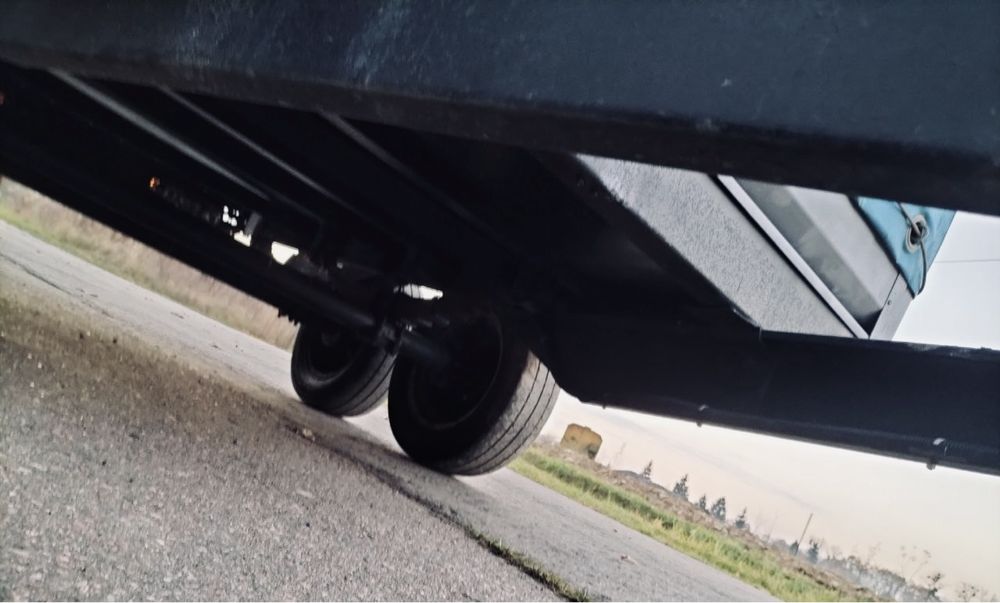 До вашої уваги бортовий 2-х осний причеп