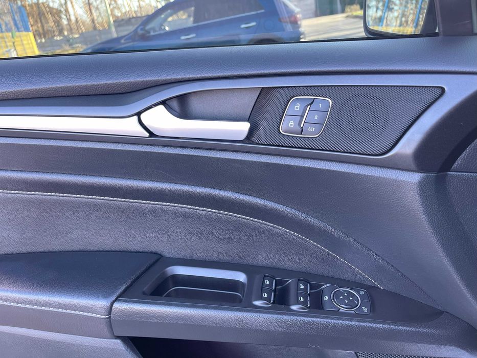 Ford Fusion 2.0 Hybrid CVT Titanium 2019 гібрид елктро