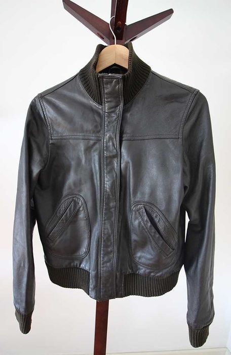 Blusão bomber castanho em pele da Xdye Vintage