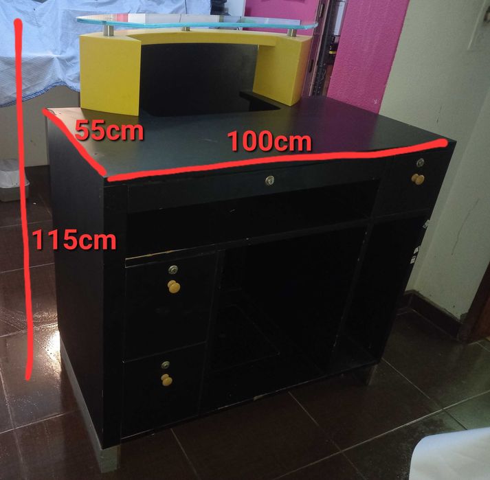 Balcão Comercial Com Tampo de Vidro Para Pagamentos