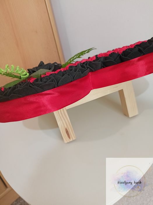 Kompozycja nagrobkowa/stroik/serce z róż