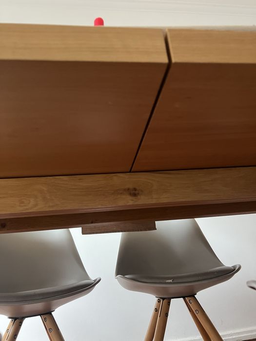 Conjunto mesas e cadeiras