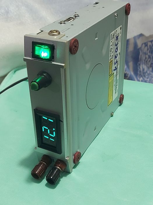 Саморобний блок живлення з регулюванням напруги