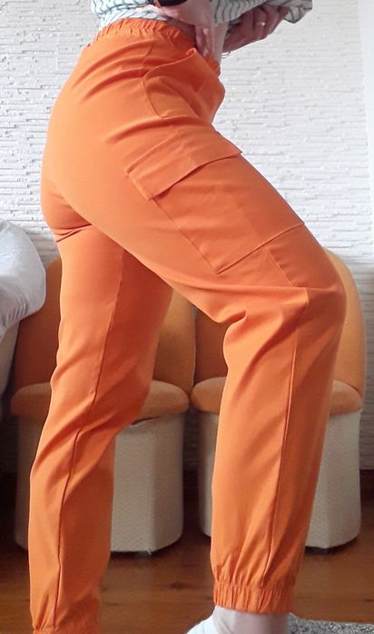 Spodnie na gumce  cargo joggery bojówki Moda włoska S