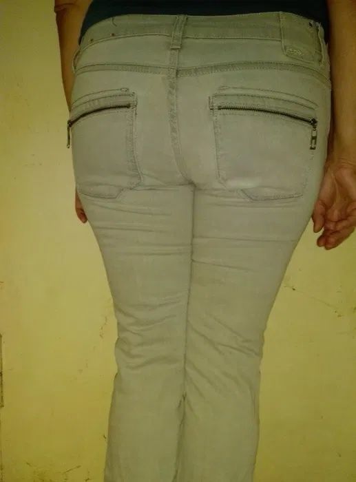 Джинсы на девочку прямые esprit светло серые 44