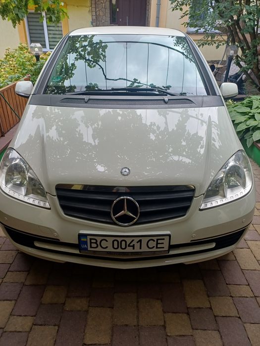 Mercedes - Benc A 160   2010 рік