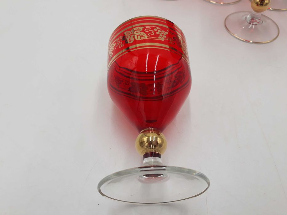Kieliszek czerwony szklany złocony Bohemia Glass Czechoslovakia