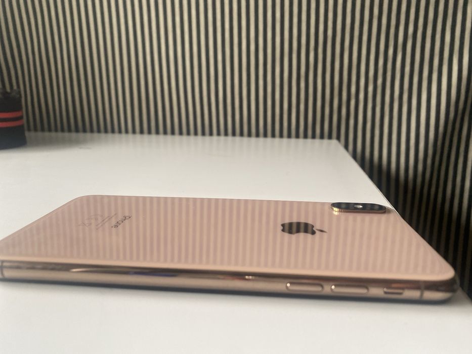 iPhone XS Max 64GB - Para Peças - Sem iCloud - Touch não funciona