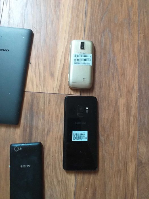 Uzywane telefony i tablet. Cena za calosc