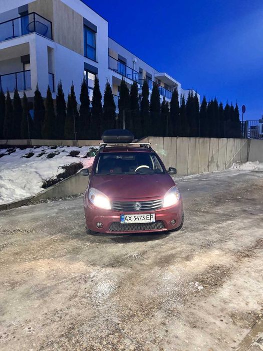Renault Sandero 2011