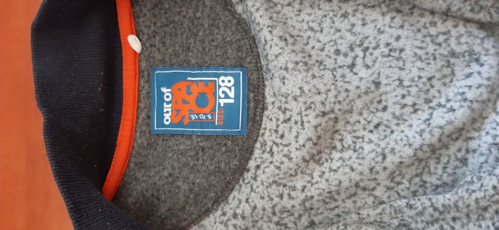 Bluza ze stójka na zamek 128