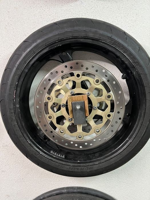 Jantes com pneus para Honda CBR 1000RR 04 a 06