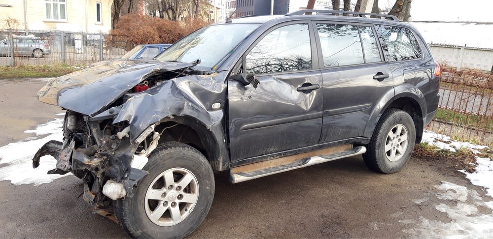 Mitsubishi pajero sport 2012 після дтп