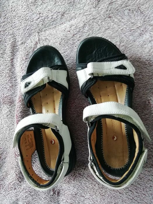 Sandały damskie skórzane trekkingowe  białe Clarks