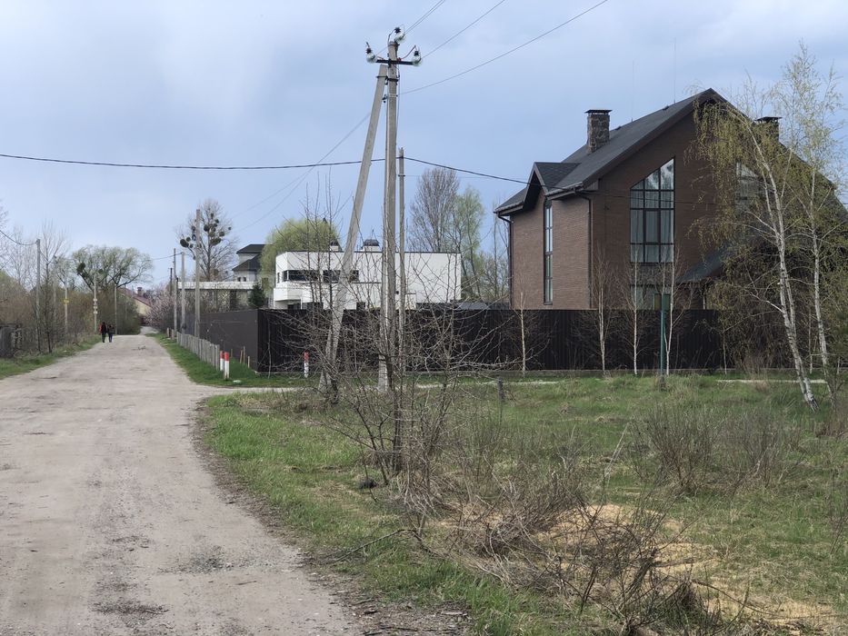 Вишеньки 25 соток у сосновому лісі. 300 метрів затока Дніпра!