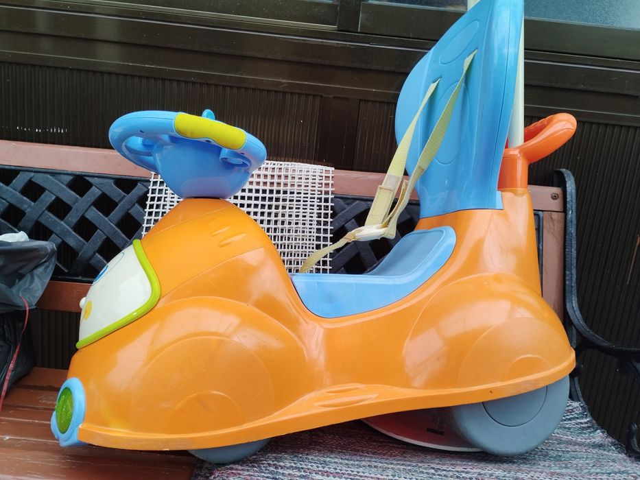 Carrinho andador Chicco com música