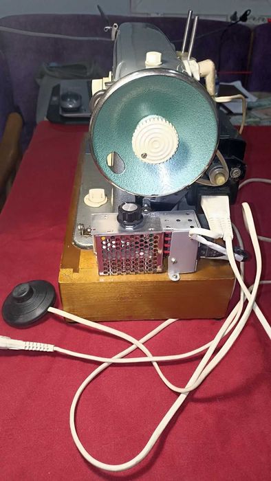 Швейная машинка "Чайка-2" в кофре.