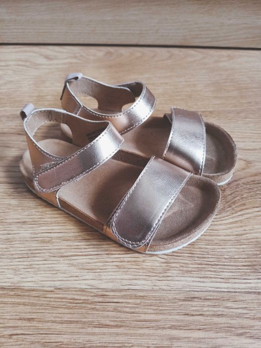 Sandałki hm r. 24