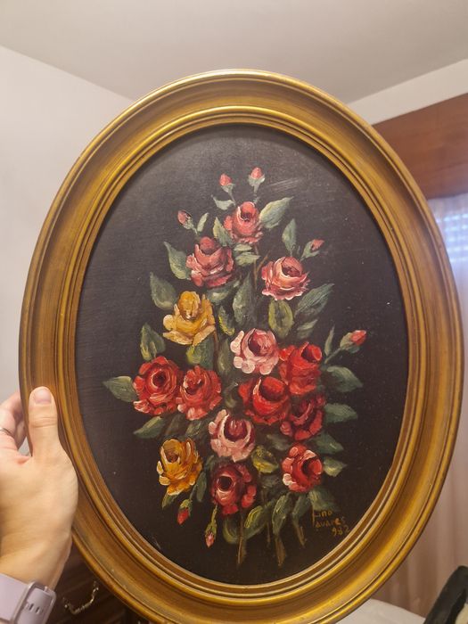 Quadro oval pintado a óleo