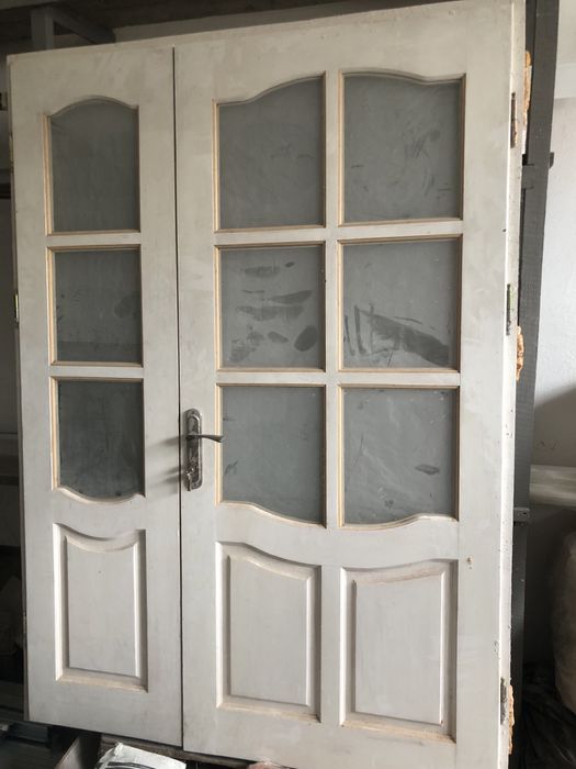 Двері деревянні.