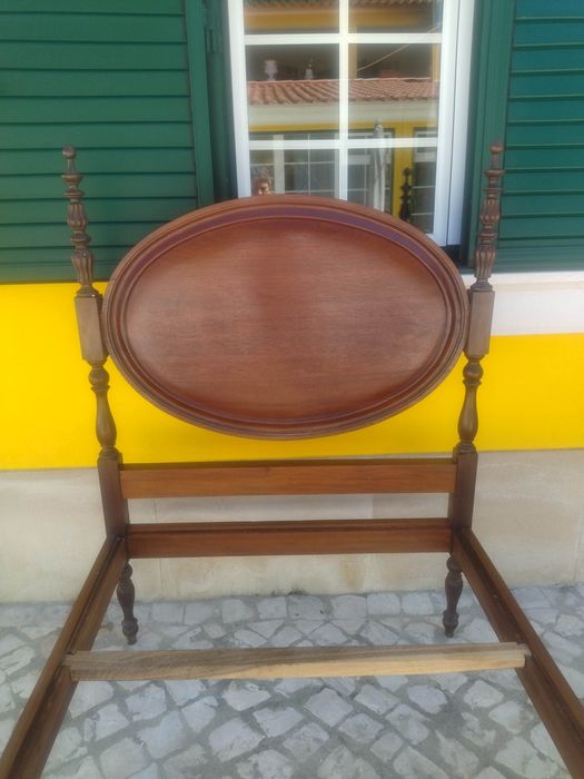 Cama solteiro mogno, 183X0,98