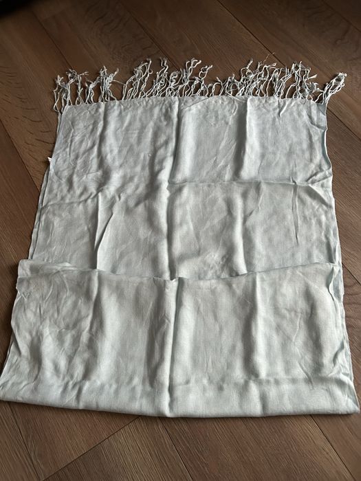 Szal  gładki z frędzlami