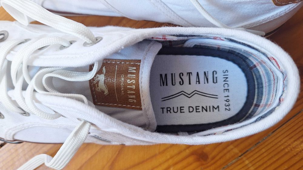 Trampki Mustang białe rozmiar 39