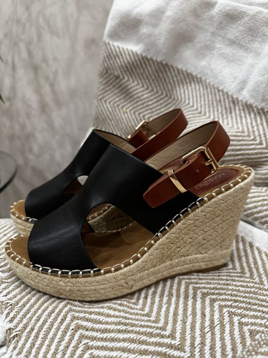 Eleganckie sandały 38 na koturnie espadryle
