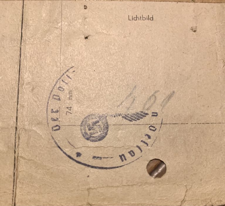 Dokumenty z czasów II WŚ z pieczatkami i odciskami palców. Oryginał!