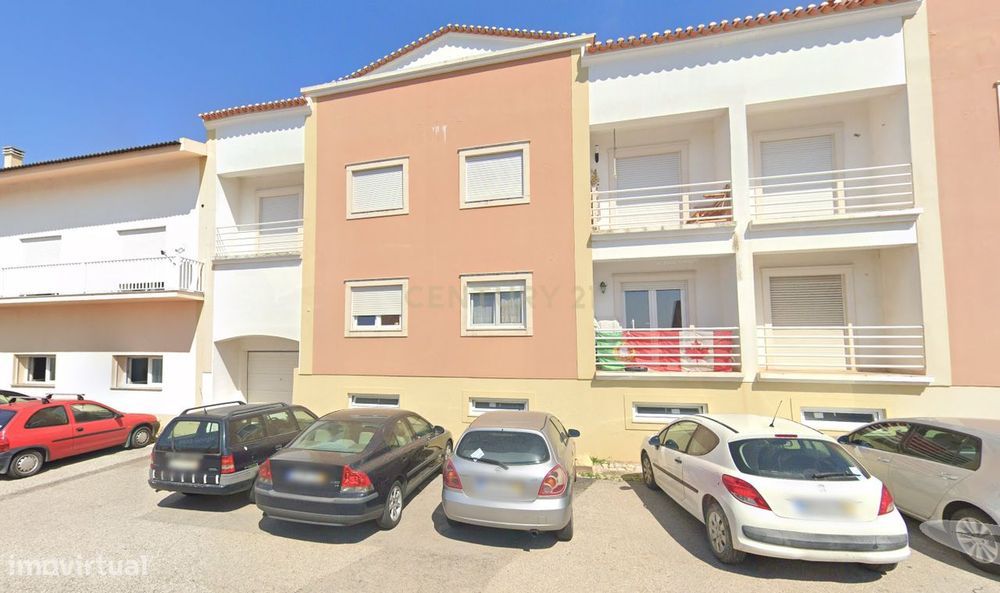 T2+1 Ferrel, Peniche, com garagem e terraço vista mar