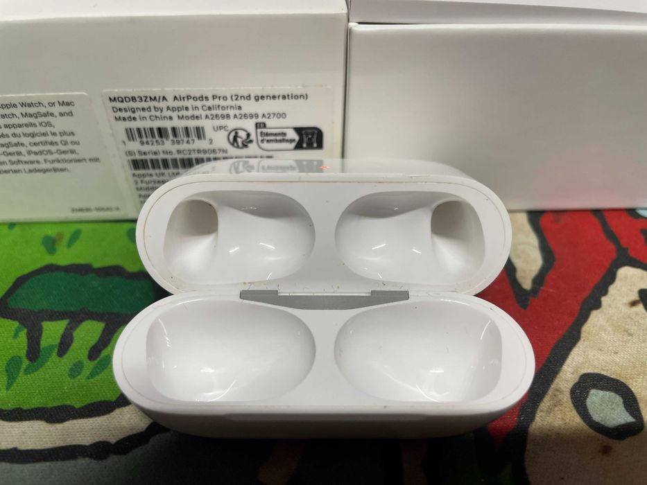 Oryginalne etui ładujące Apple AirPods Pro 2. Gen (A2700) - BEZ SŁUCHAWEK