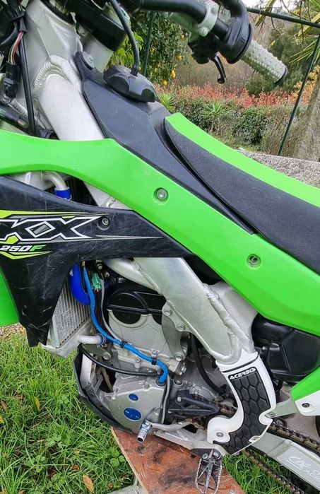 Mota Kawasaki kxf250 4T